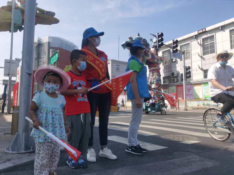 <strong>女生嫩逼被操视频网站</strong>